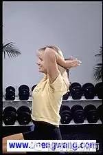 
腿部肌肉力量训练放正规买球app置好锻炼股四头肌的健身器


